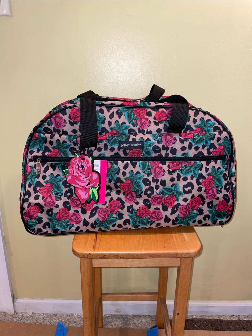 Betsey Johnson Travel Bag • Weekender Duffel • Leopard Rose Print • Rare - Picture 4 of 7